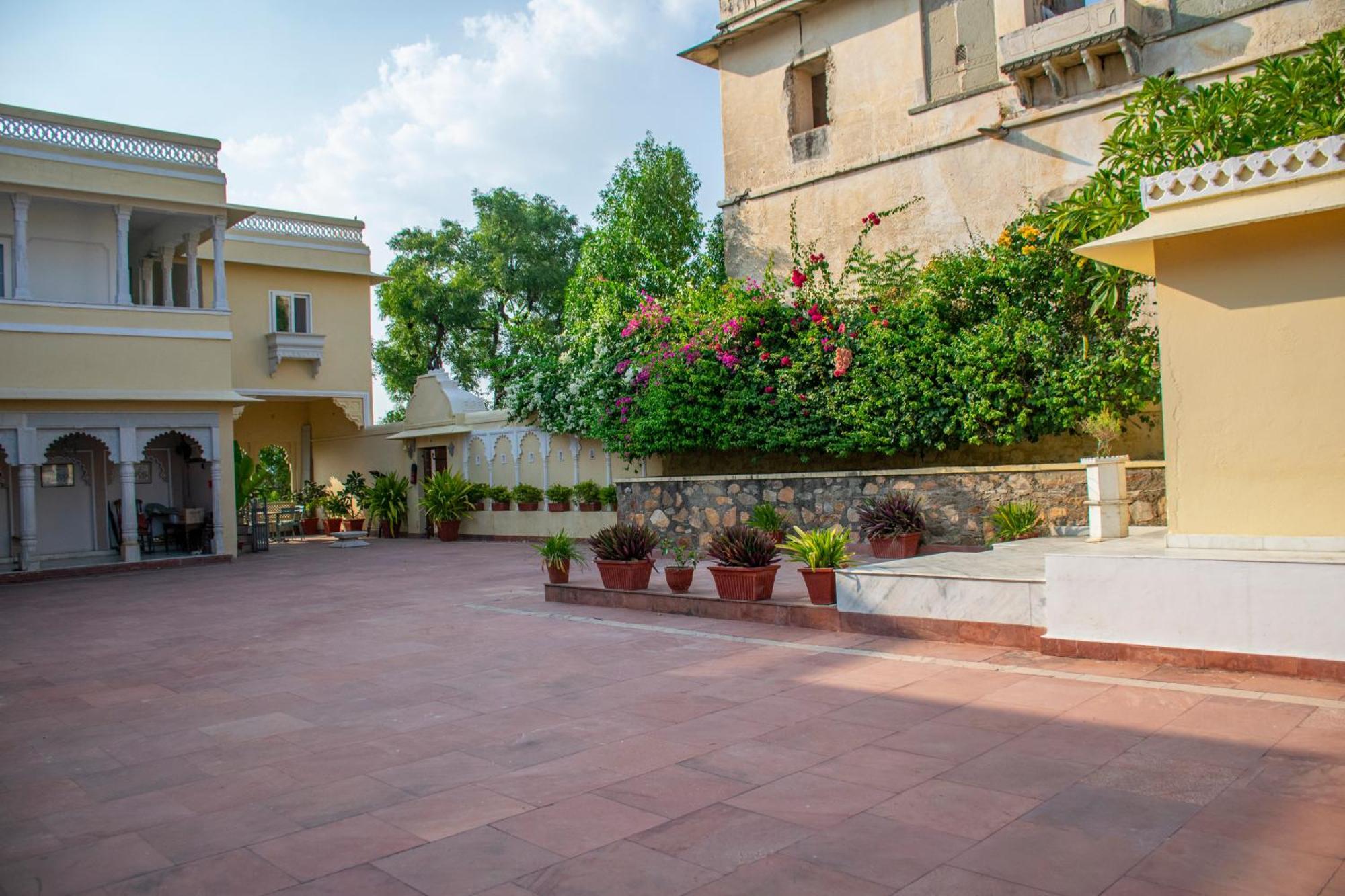 Titardi Garh- 18Th Century Castle Homestay Udaipur Ngoại thất bức ảnh